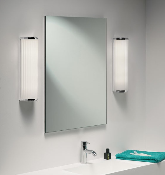 Bathroom Wall Light - Polished Chrome