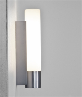 Excellent Value Simple glass and chrome bathroom wall light IP44 and with pullcord