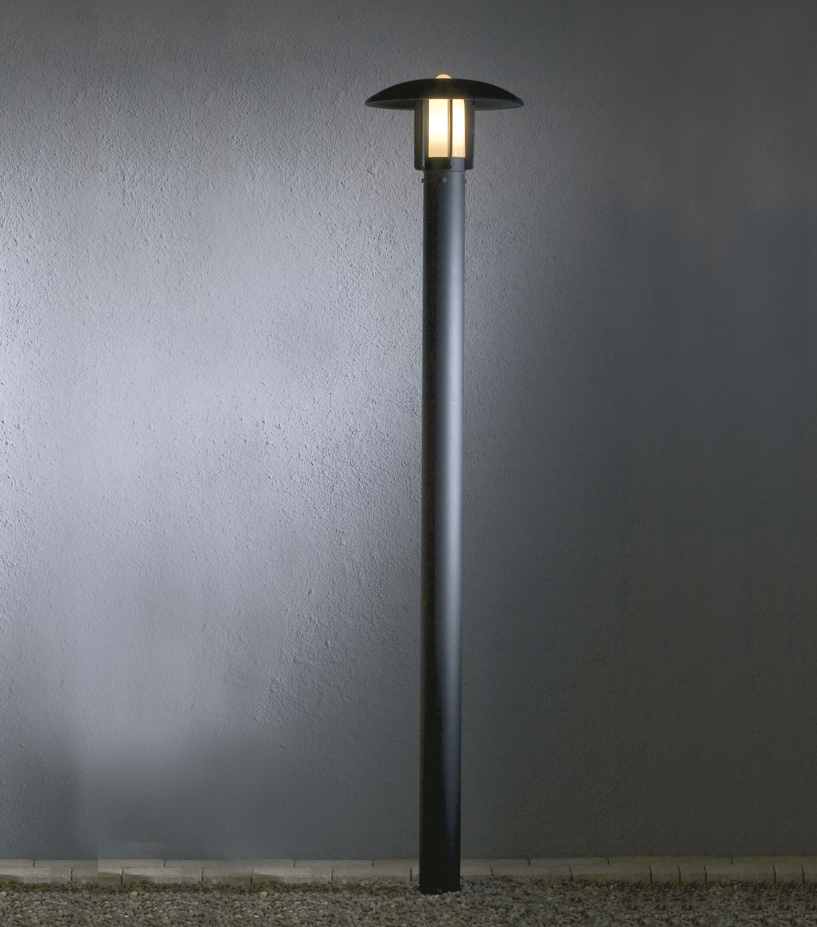 2 Metre Modern Lamp Post in Silver Grey or Black