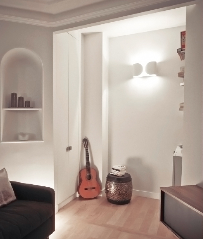 Foglio Wall Light by Flos available in three finishes Foglio Wall Light by Flos available in three finishes