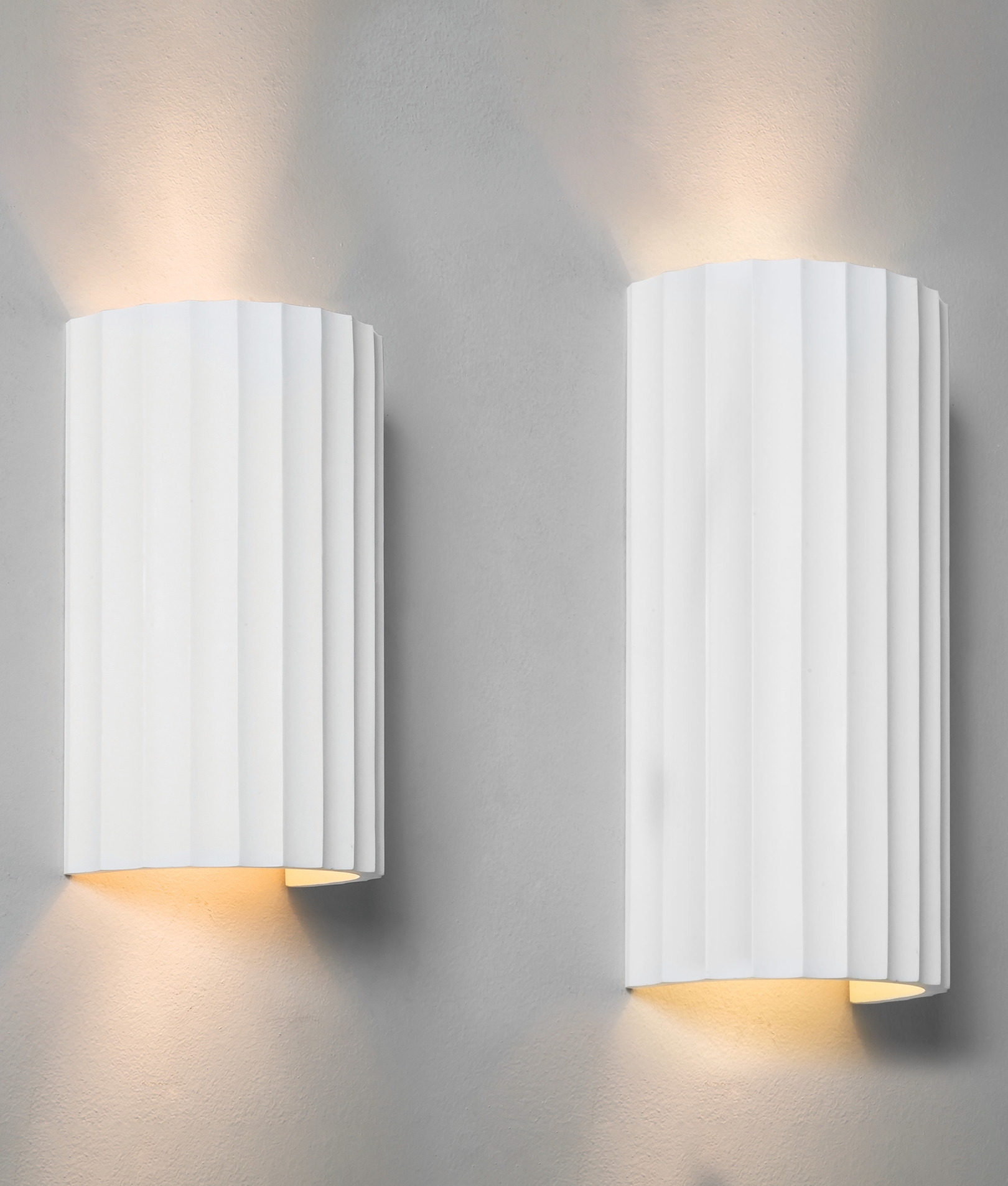 Natural Plaster Wrap-Around Up & Down Wall Light - Fluted Design Wallwasher