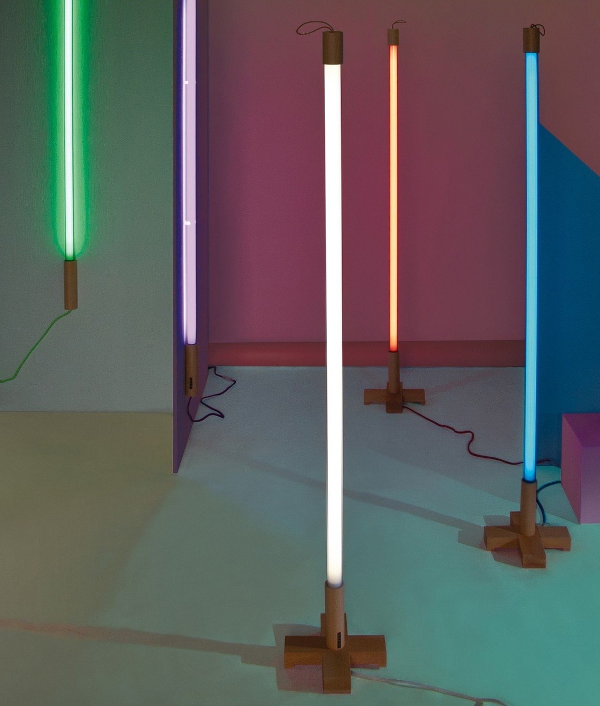 illuminated tube floor wall or ceiling mounted l 1400mm lights that sit on the floor