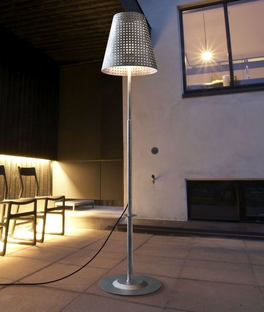Exterior Standard Lamp with Earth Spike - Great for Modern Properties