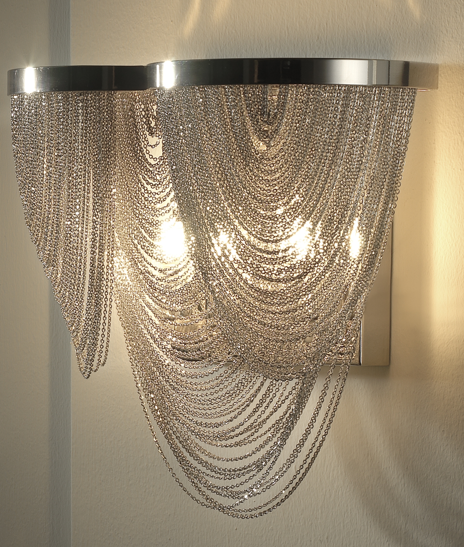 Chain Scoop Metal Wall Light