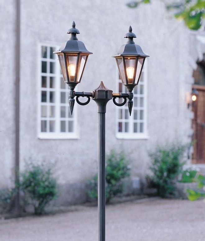 Stylish Exterior Twin Lantern for Lamp Post